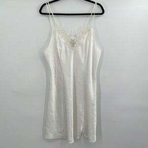 Vintage Satin White Slip, Approx Size 14/16,  EUC